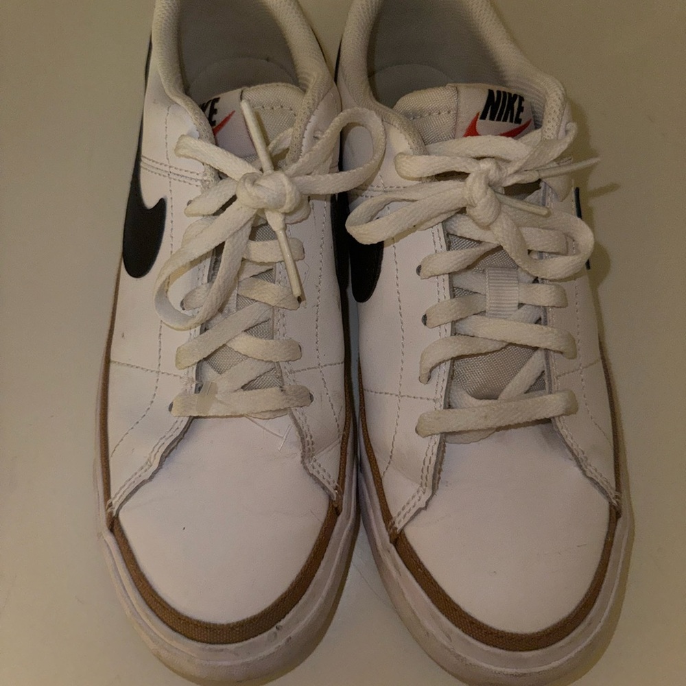 NIKE SNEAKERS
